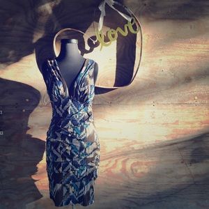 EUC nikibiki body con dress